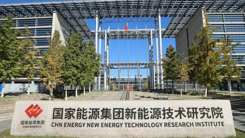 在众多品牌中，以下几款光伏组件在性价比方面表现较为突出：